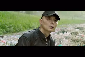 电视台采访葛优：如果你有一辆汽车你愿意捐么？不愿意