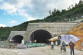 大鹏三大道路工程同时推进图片
