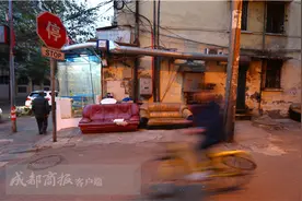 大件旧家具成“绊脚石”成都市民发愁 小区不能丢旧货市场也不收图片