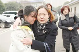 报道追踪|八位雇主送别钟点工段三姑，丈夫感谢雇主厚爱图片