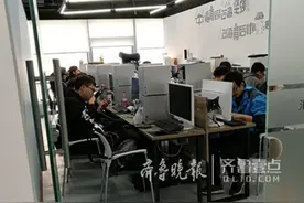 山东青岛一大学生应聘 稀里糊涂背上培训贷款图片