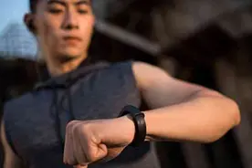 晚上运动等于慢性自杀 晚上运动的最佳时间图片