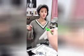 朵儿输了要做我老婆，赢了我帮她打扫厕所！视频封面