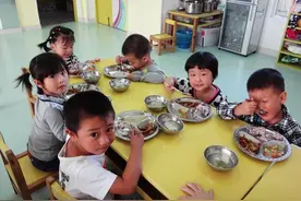 长治家长反映：孩子在幼儿园吃不饱怎么办？图片