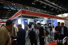 P&E2016：棚拍闪光 美图闪光灯展台报道图片