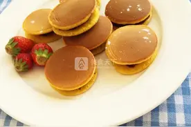 哆啦A梦的小零食-铜锣烧图片