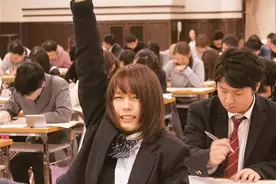 《垫底辣妹》开奖啦！大家快去电影院感受一下正能量！图片