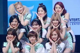 TWICE办新辑showcase 展明朗健康活力图片