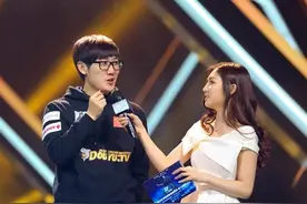 白鲨俱乐部签约绿豆辅佐石头带新人征战S8图片