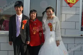 “孝心”为媒，南瑞峰李靖喜结连理图片