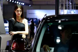 郑州车展车模美女低调出场，车展进入“看车”时代！图片
