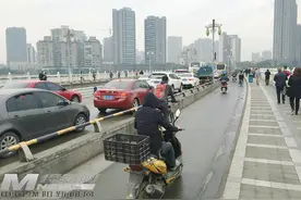城区出现新堵点 交警支招咋个走图片