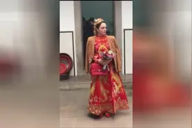 潮汕一小伙娶了一俄罗斯姑娘为妻，现场行潮汕风俗礼节视频封面