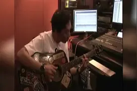 BEYOND家驹第一支吉他半价卖给弟弟家强：“我最珍贵的一支吉他”