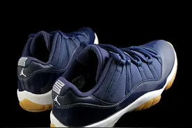 百搭的新配色，Air Jordan 11 Low “Navy” 实物近赏图片