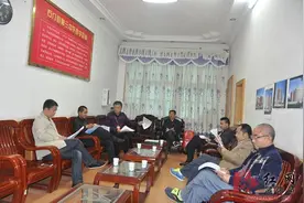 石门县教育局领导视察石门三中危房拆迁工作图片