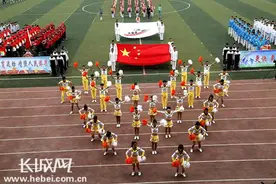 石家庄市中小学生田径运动会开幕 热情点燃青春图片