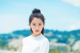 娱乐圈贵族后裔：关晓彤是格格，他竟是满族正黄，妥妥的皇家血脉视频封面