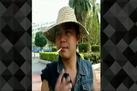 小伙失业3年，今天终于找到工作，就是干活有点脏！