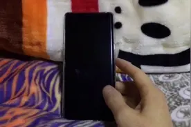 老铁，三星note8智能锁屏在哪里设置？这解说看完笑的我肚子疼视频封面