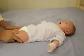 怎样教宝宝做仰卧起坐，这宝宝太厉害了！新妈妈一定要看看视频封面