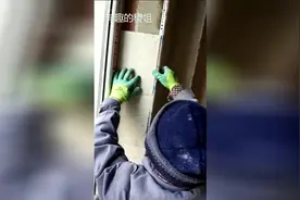 知道瓷砖是怎么粘到墙上的吗？老师傅现场演示