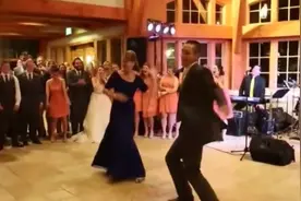 婚礼现场新郎和丈母娘高能尬舞，新娘亲友瞬间惊了尖叫不断！视频封面