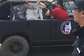 《极限挑战2》罗志祥魔性大笑 与张艺兴亲密搭肩图片