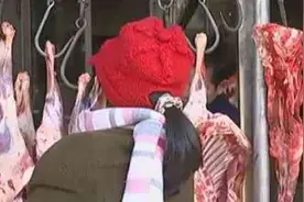 大妈店门口逗留，牛排不翼而飞，店家：怎么会有这种人图片