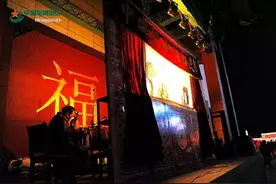 父亲平静地送我登上去部队的火车，回家却抱着母亲流了很长时间眼泪……图片