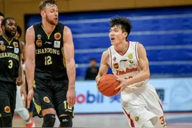 两大国手PK，吴前赢了数据，稠州男篮不敌山东图片