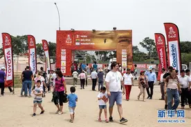 2018达喀尔拉力赛整装待发图片