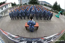 东海舰队：新兵下连啦！“小老虎”正式上岗”图片