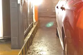 本月起“史上最难驾考”难度再升级 为什么要学停车取卡？图片