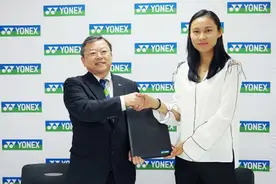 尤尼克斯签下第二位国羽运动员，牵手王仪涵共同推动中国羽毛球发展图片