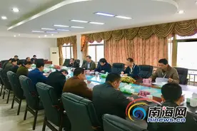 海垦集团在中建农场召开党员群众座谈会 邢帆主持召开会议图片