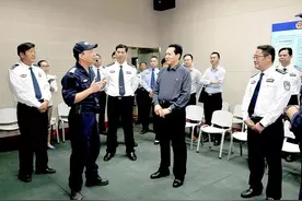 厉害了，广西警察学院师生这样学习十九大图片