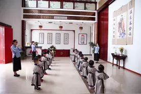 传统文化帮助孩子起步 金华首家专业国学礼仪文化幼儿园开园图片