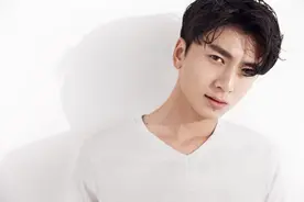 高一清将化身霸道总裁PK腹黑boss图片