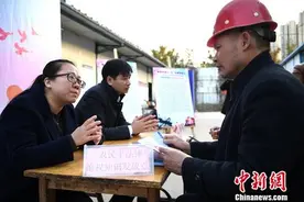 司法部：从三方面完善基层法律服务工作者执业核准图片