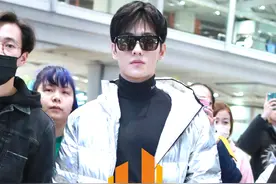 杨洋外套敞怀胸肌抢眼，快来顺手牵“洋”图片