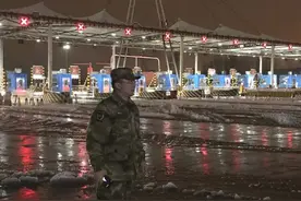 致敬｜看到被别人晒在“朋友圈”的老公，军嫂张蕾哭了图片