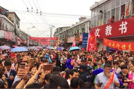中国最牛的小镇，地处深山僻壤，房租物价却直逼北上广深视频封面