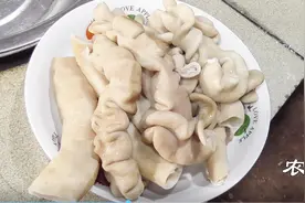 爆炒肥肠最好吃？换个吃法，3斤肥肠都不够吃视频封面