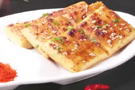 美味本天成芝麻白香干香浓的芝麻香金黄的白香干自己做就这么简单