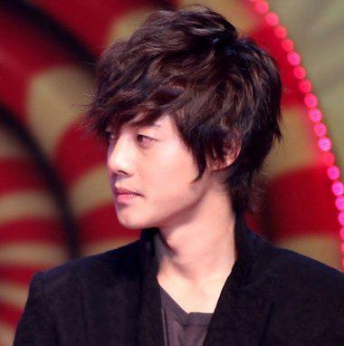 10款英俊帅气圆脸男生短发发型设计!