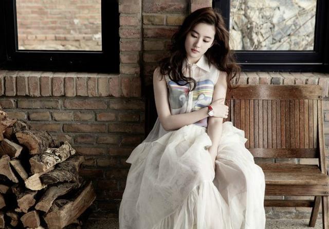 古力娜扎巨蟹座校花颜值代表——景甜狮子座校花颜值代表——昆凌射手