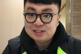 7块钱值吗？麦当劳早餐新品“咸蛋黄鸡丝粥”试吃测评！视频封面