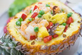 虾仁菠萝炒饭图片