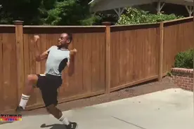 每次看他都笑的不行，模仿帝模仿NBA最著名的光头裁判克劳福德！视频封面